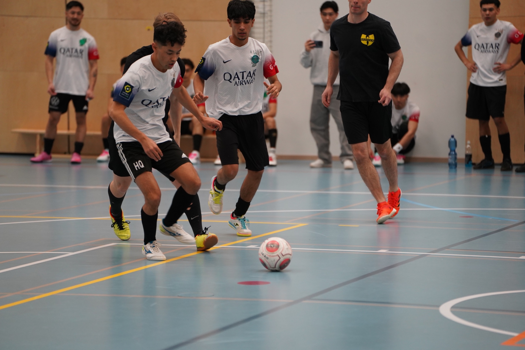 Shirdaghian FC player dribbling the ball during a futsal match